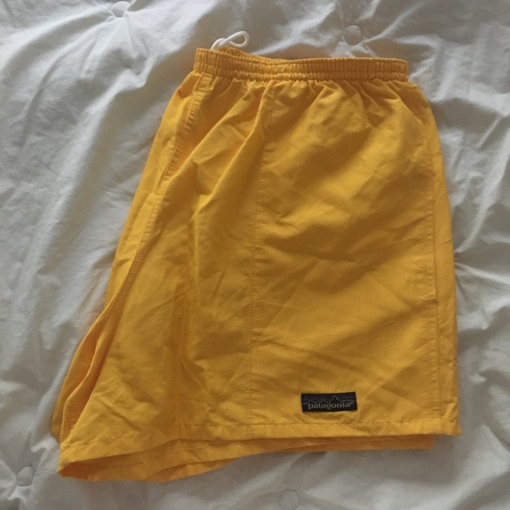 Vintage yellow Patagonia baggies/shorts
